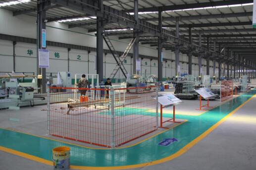 標準門窗生產車間-派克機器