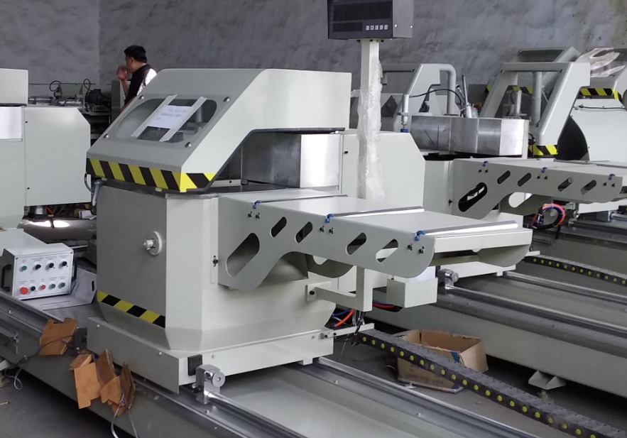 斷橋鋁門窗設備